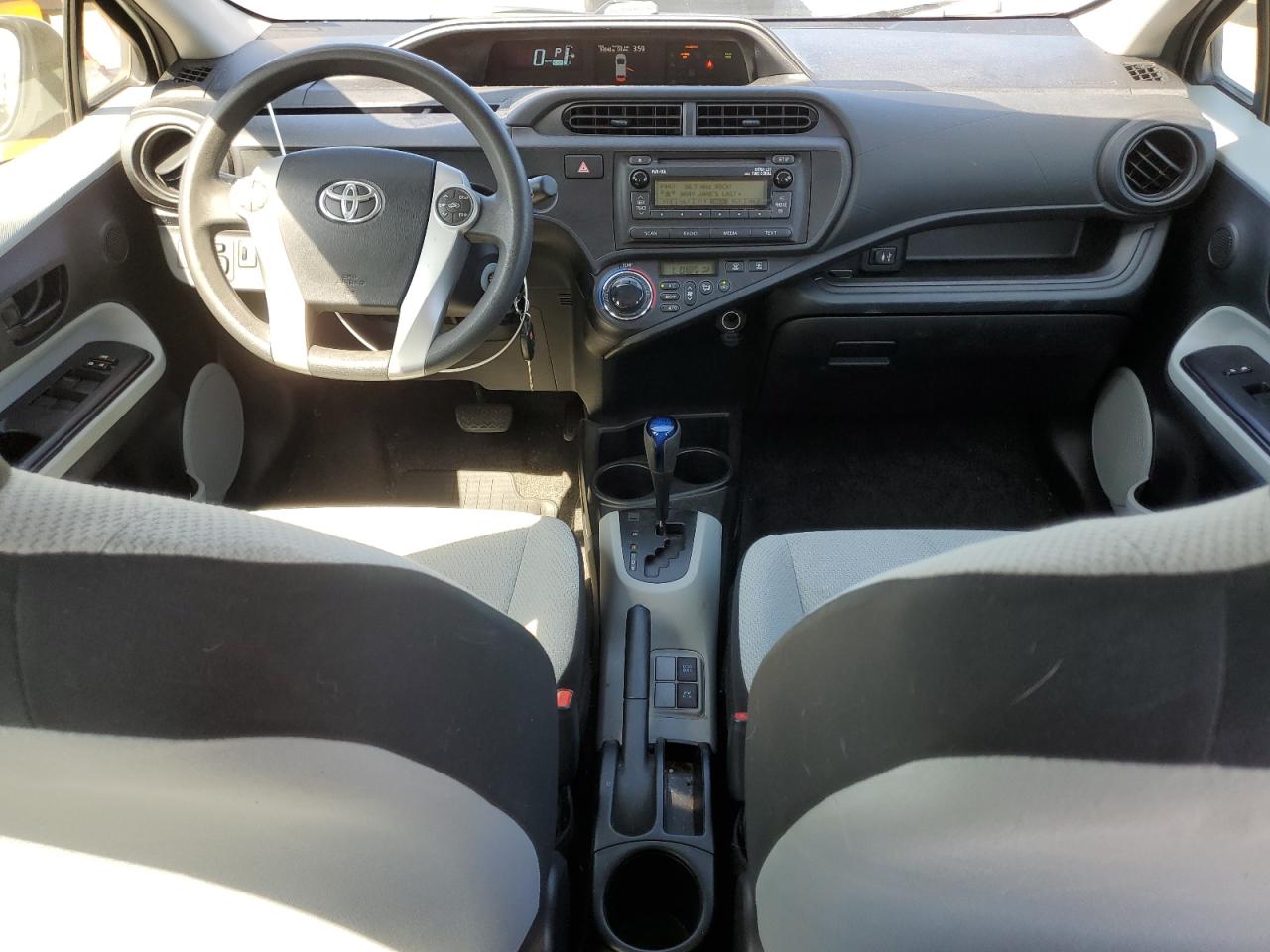 2014 Toyota Prius C VIN: JTDKDTB32E1573795 Lot: 63655625