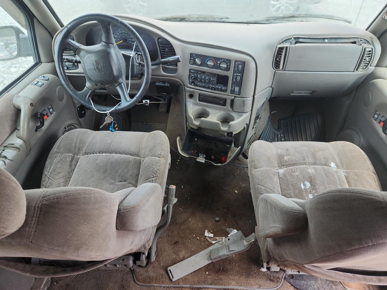 2001 Chevrolet Astro VIN: 1GNEL19W31B117661 Lot: 63974265