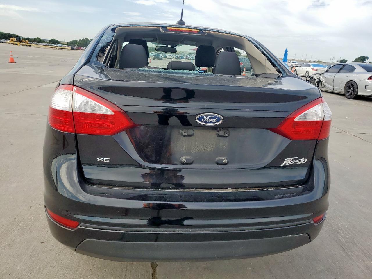 2018 Ford Fiesta Se VIN: 3FADP4BJ2JM111888 Lot: 63047845