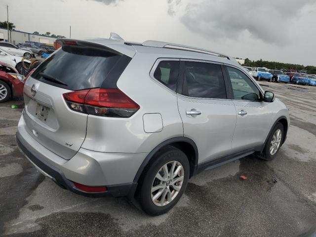  NISSAN ROGUE 2018 Srebrny