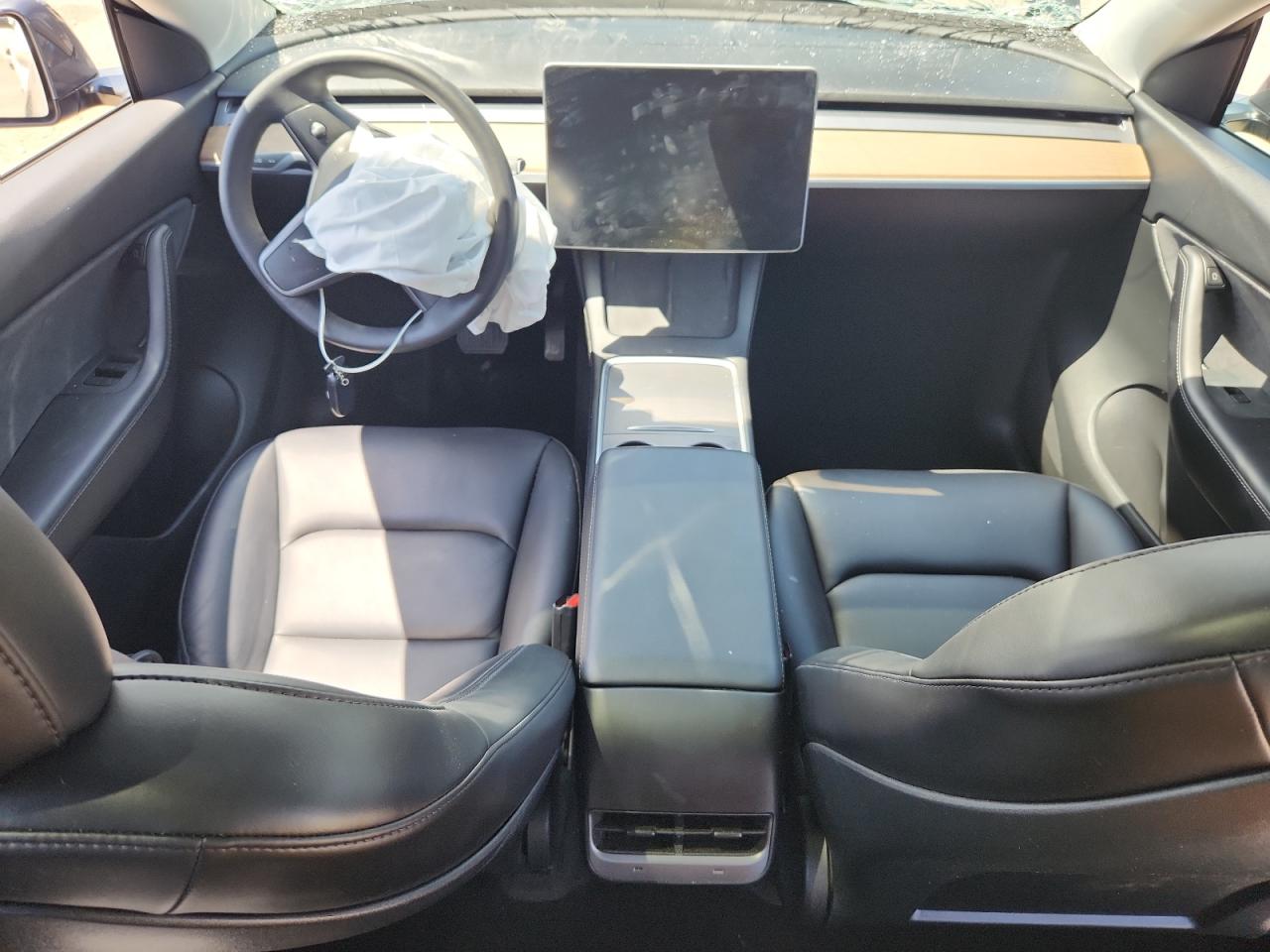 5YJYGDEE6MF191019 2021 Tesla Model Y