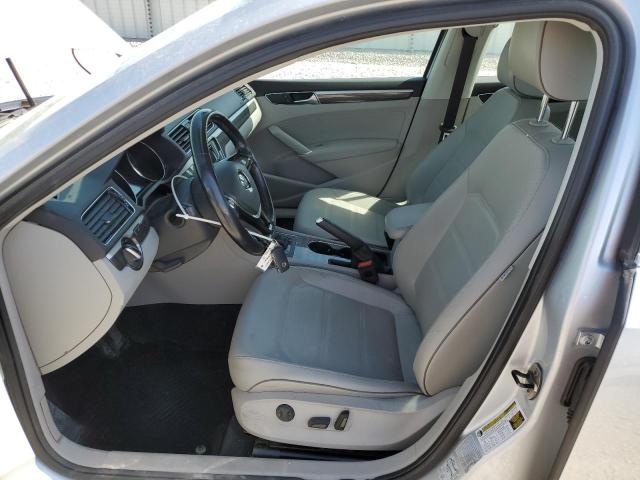  VOLKSWAGEN PASSAT 2018 Silver
