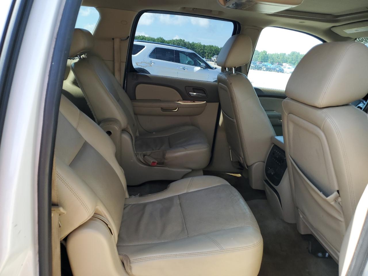2009 Chevrolet Suburban C1500 Ltz VIN: 1GNFC360X9R298146 Lot: 62812405