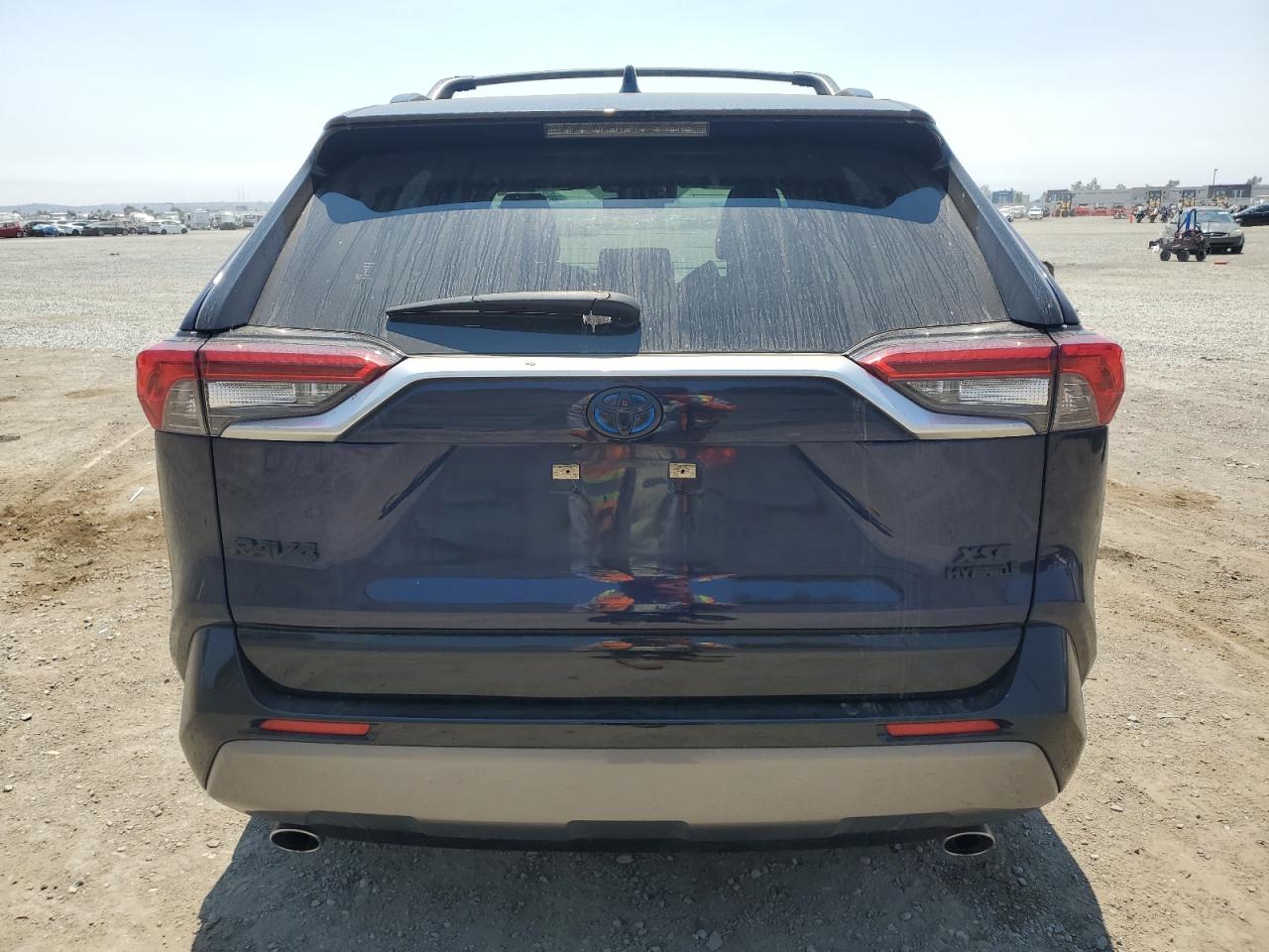 2020 Toyota Rav4 Xse VIN: JTMEWRFV9LJ041950 Lot: 63705365