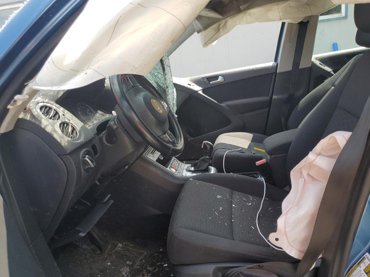 2017 Volkswagen Tiguan S VIN: WVGBV7AX4HK043251 Lot: 66448845