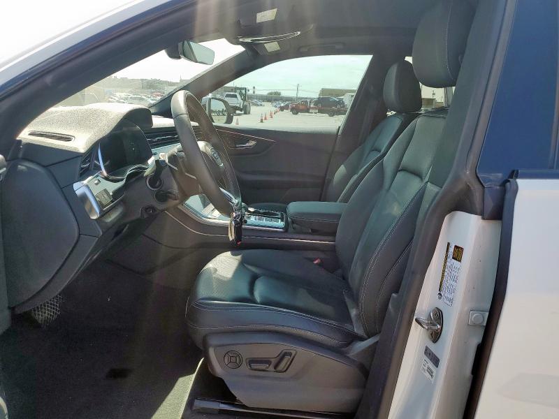  AUDI Q8 2021 Белы