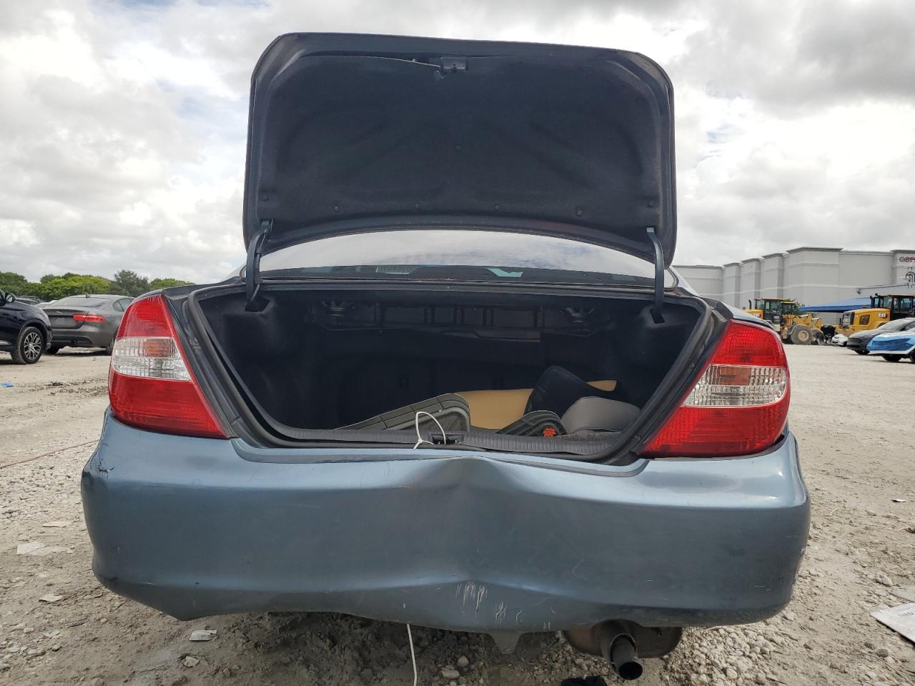 2004 Toyota Camry Le VIN: 4T1BE32K14U917226 Lot: 65056465