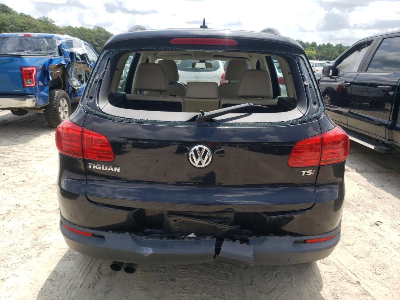2016 Volkswagen Tiguan S VIN: WVGAV7AX9GW597288 Lot: 64007605