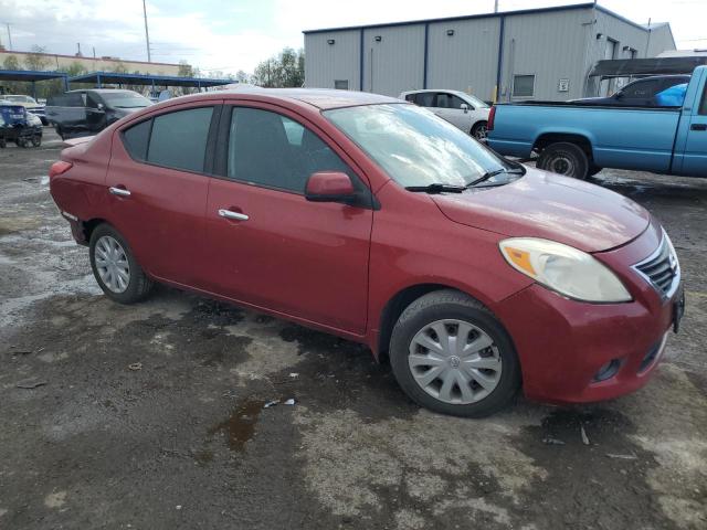  NISSAN VERSA 2013 Czerwony