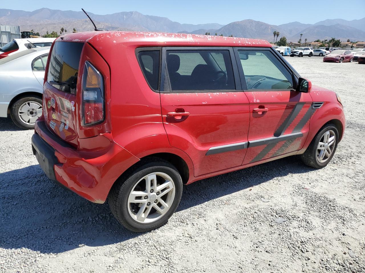 2011 Kia Soul + VIN: KNDJT2A23B7330961 Lot: 66892885