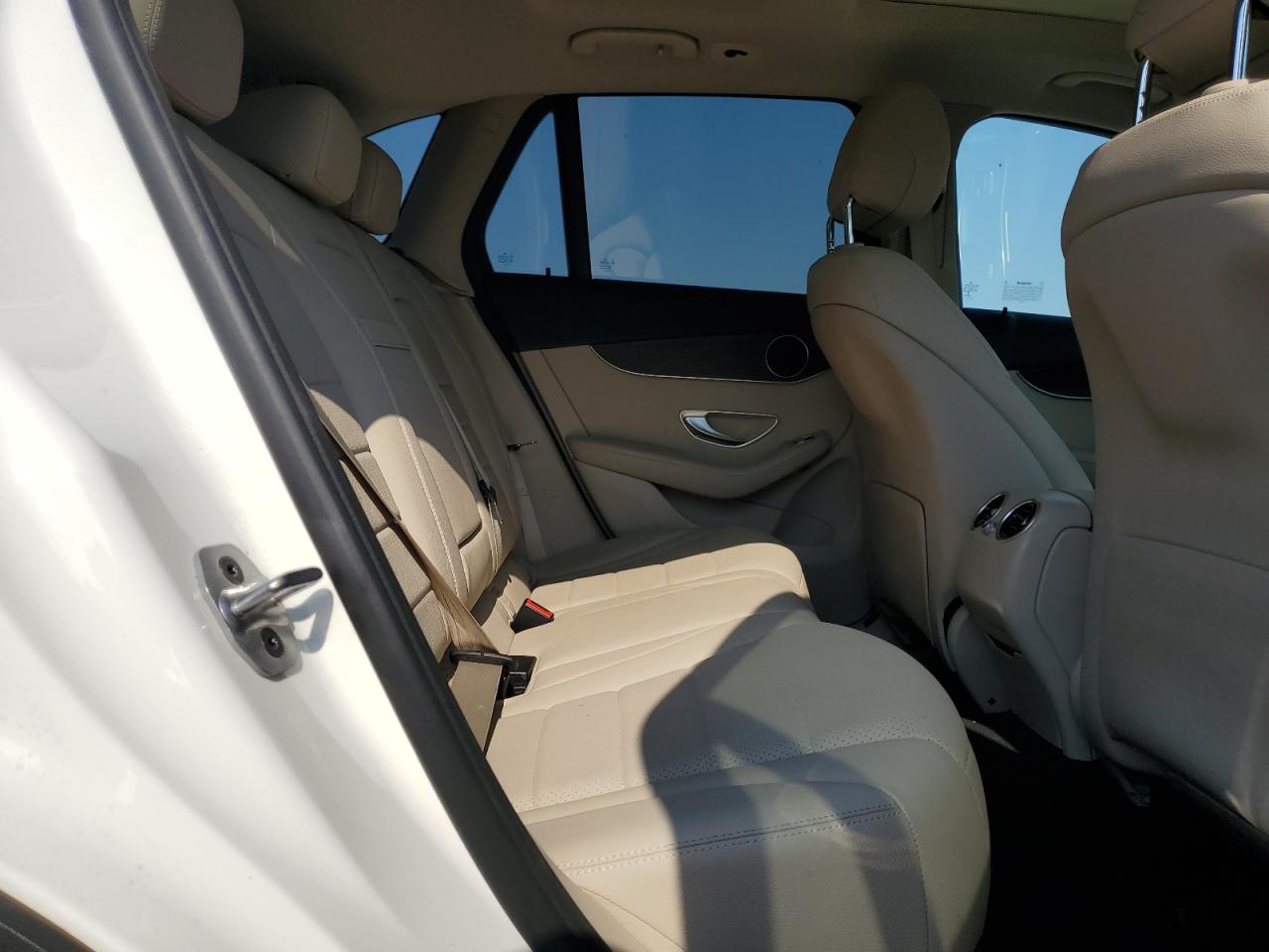 2022 Mercedes-Benz Glc 300 VIN: W1N0G8DB4NV370733 Lot: 64080715