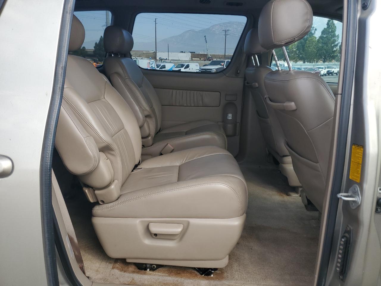 2000 Toyota Sienna Le VIN: 4T3ZF13C7YU188122 Lot: 65561765