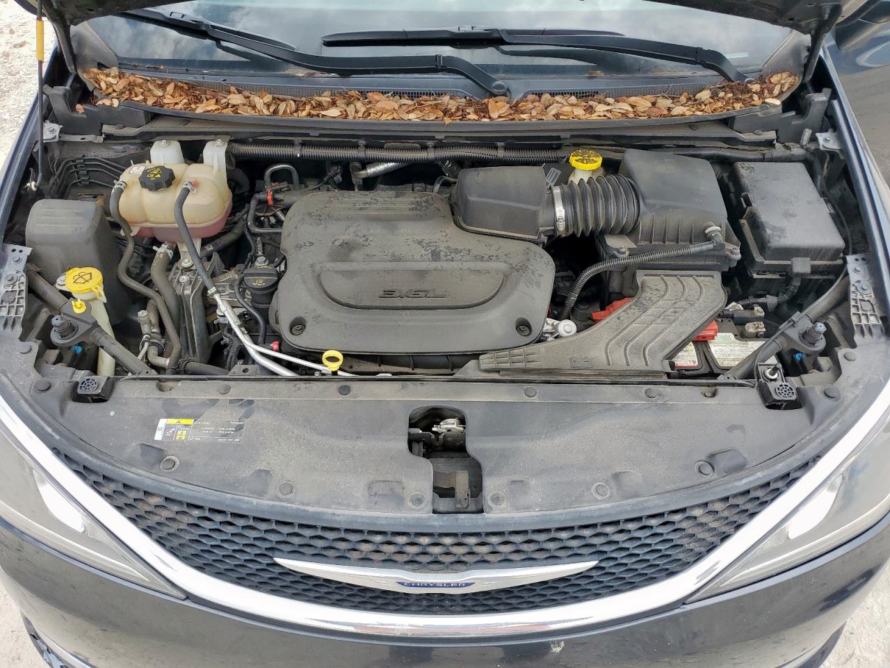 2020 Chrysler Pacifica Touring L VIN: 2C4RC1BG1LR272467 Lot: 65266085