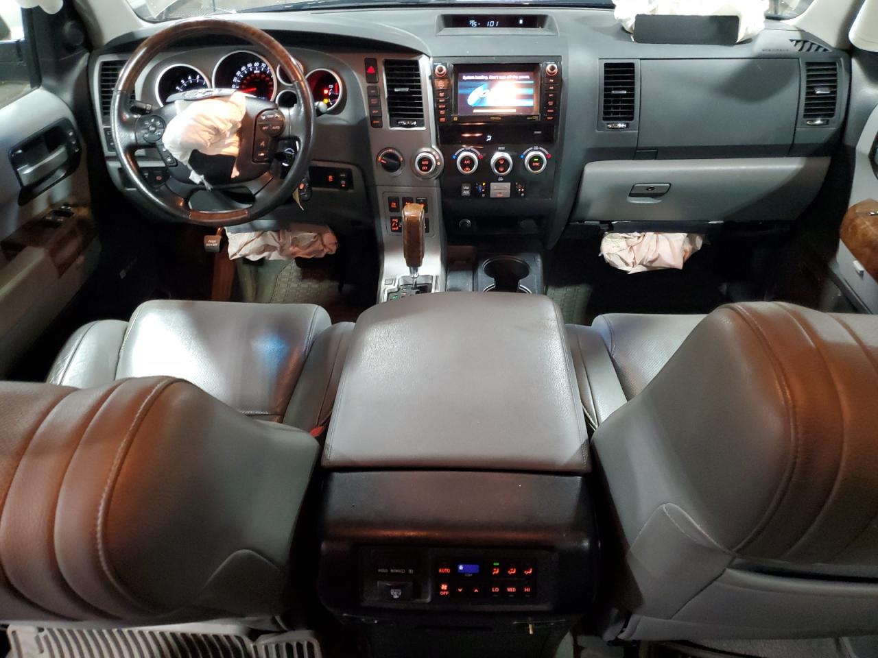 2010 Toyota Sequoia Platinum VIN: 5TDDW5G16AS035734 Lot: 64589005