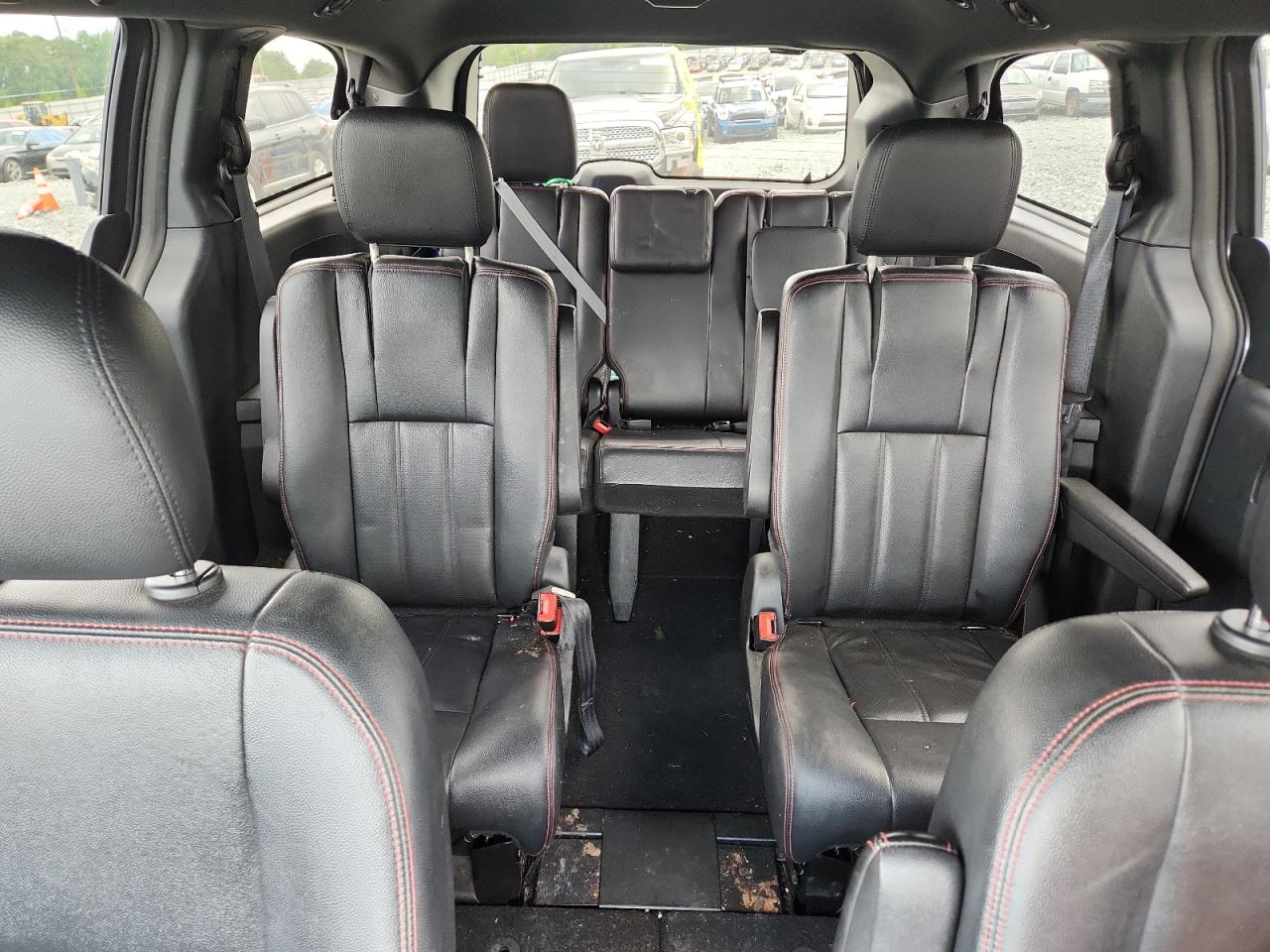 2016 Dodge Grand Caravan R/T VIN: 2C4RDGEG3GR371311 Lot: 64759555