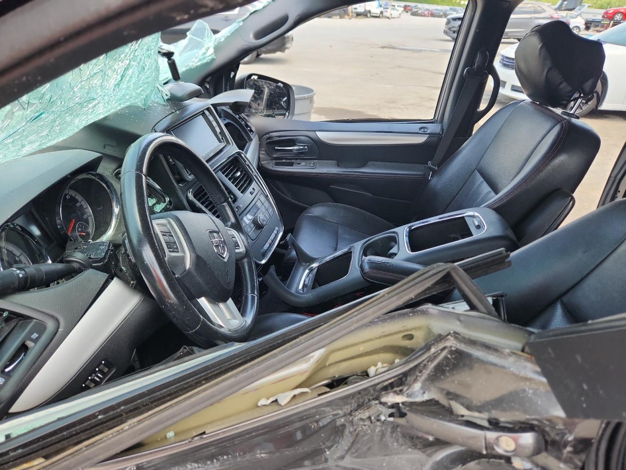 2016 Dodge Grand Caravan R/T VIN: 2C4RDGEG1GR373087 Lot: 63834925