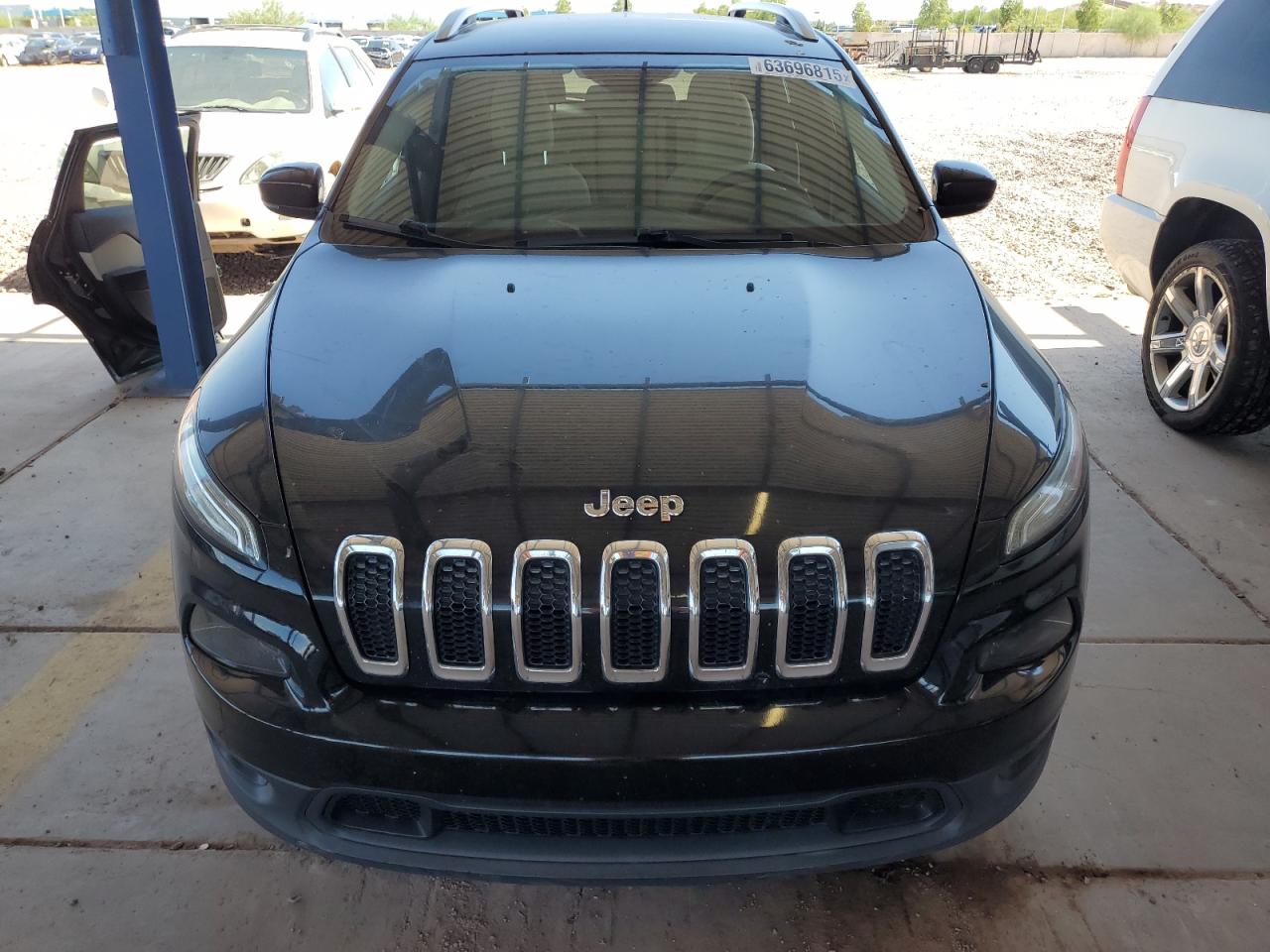 2017 Jeep Cherokee Latitude VIN: 1C4PJLCB4HW667477 Lot: 63696815