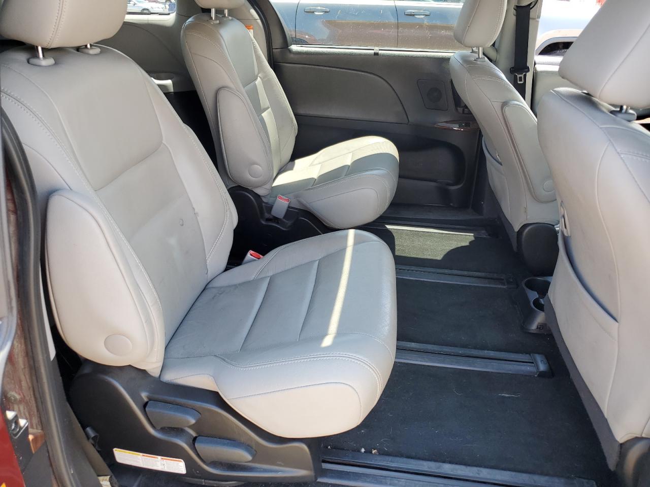 2015 Toyota Sienna Xle VIN: 5TDDK3DC6FS117461 Lot: 64484385