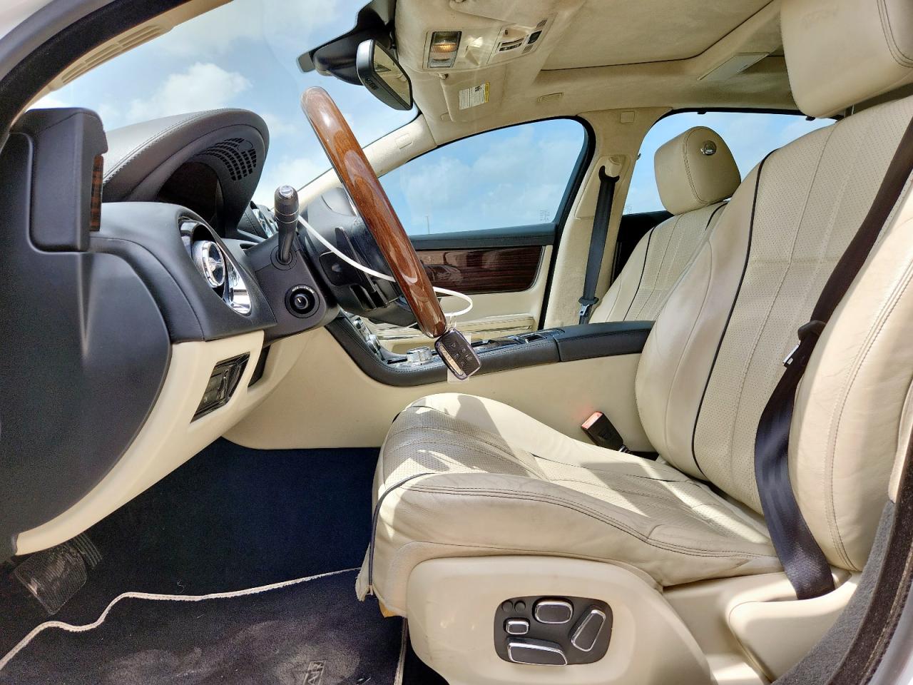 2015 Jaguar Xjl Portfolio VIN: SAJWA2GZ7F8V82990 Lot: 63325535