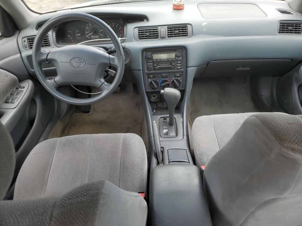 2000 Toyota Camry Ce VIN: 4T1BG22K9YU689261 Lot: 64509445