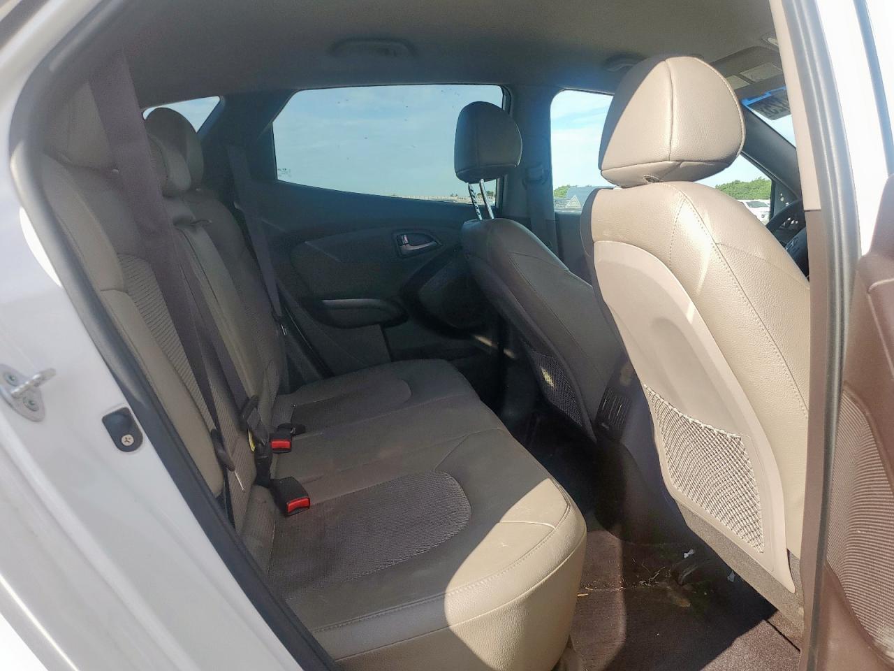 km8ju3ag7fu069299 KM8JU3AG7FU069299 2015 Hyundai Tucson Limited