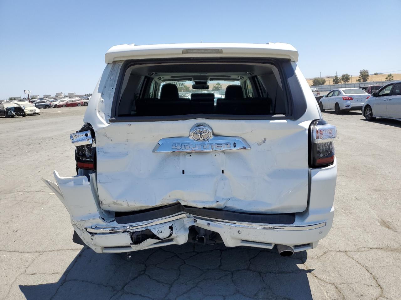 2018 Toyota 4Runner Sr5/Sr5 Premium VIN: JTEBU5JRXJ5551527 Lot: 63147035