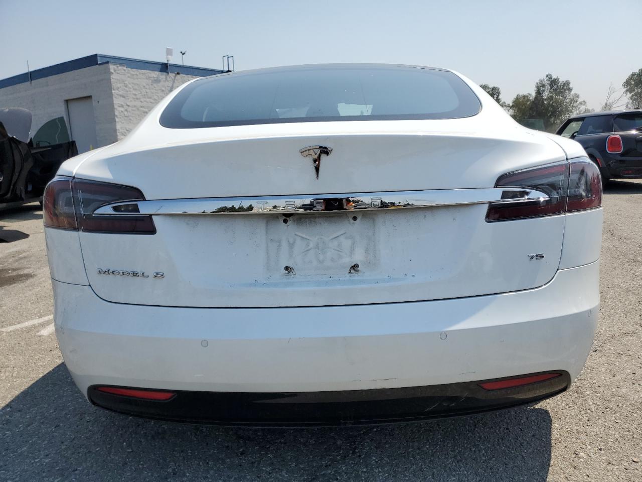 2017 Tesla Model S VIN: 5YJSA1E17HF186954 Lot: 64981335