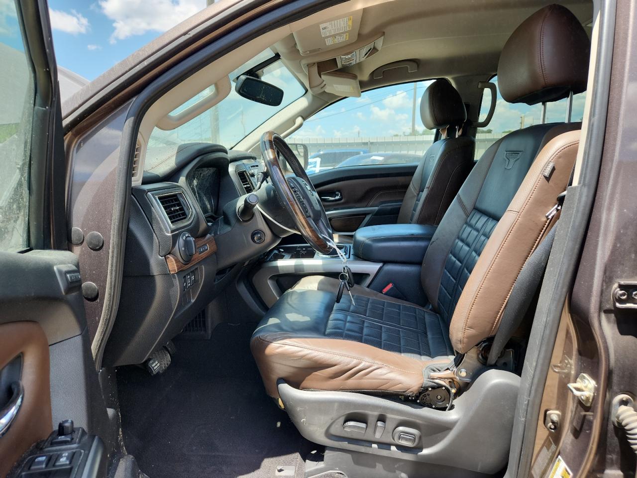 2017 Nissan Titan Sv VIN: 1N6AA1E63HN501917 Lot: 64275375