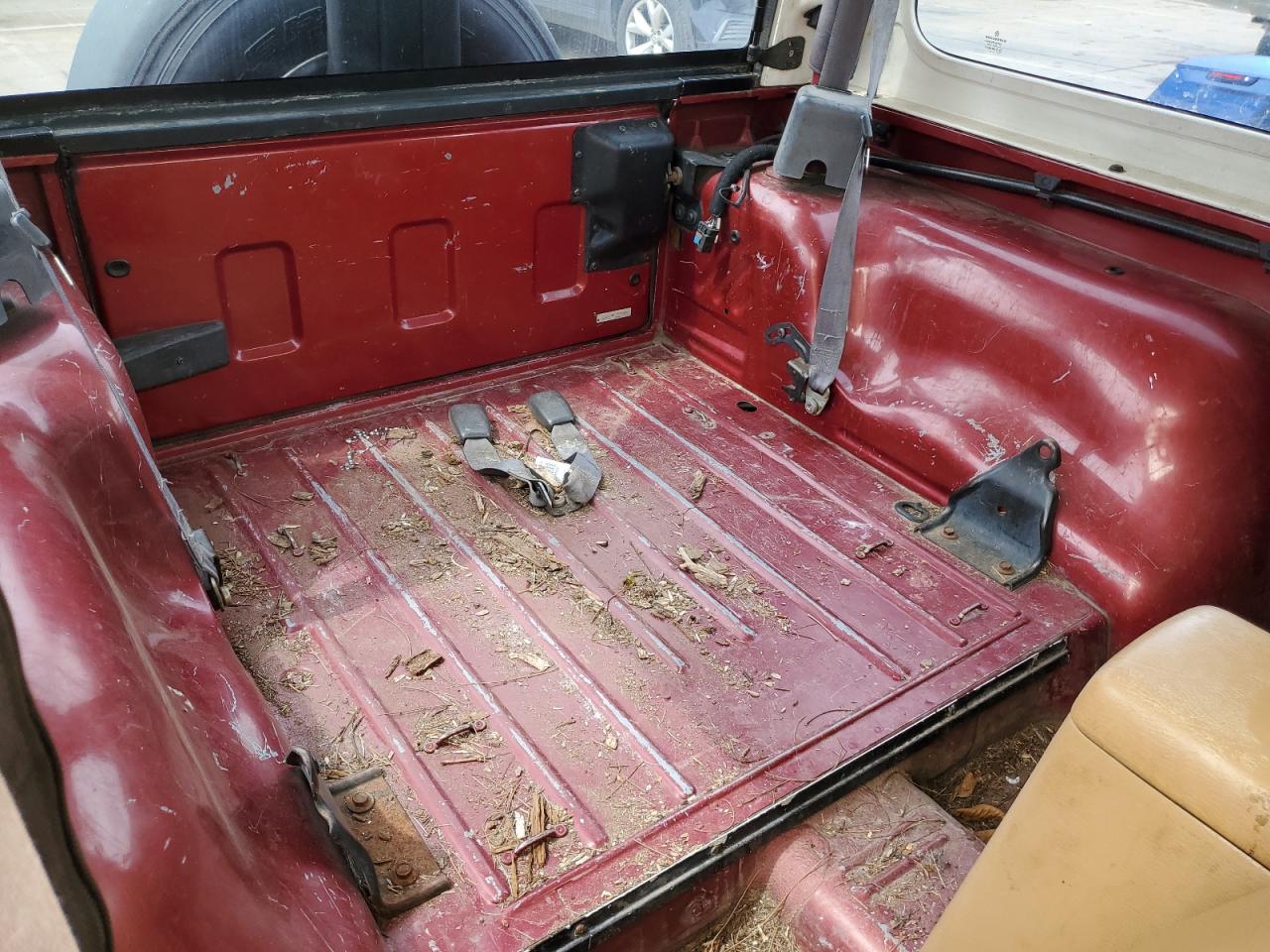 1998 Jeep Wrangler / Tj Sport VIN: 1J4FY19S4WP739900 Lot: 64238095