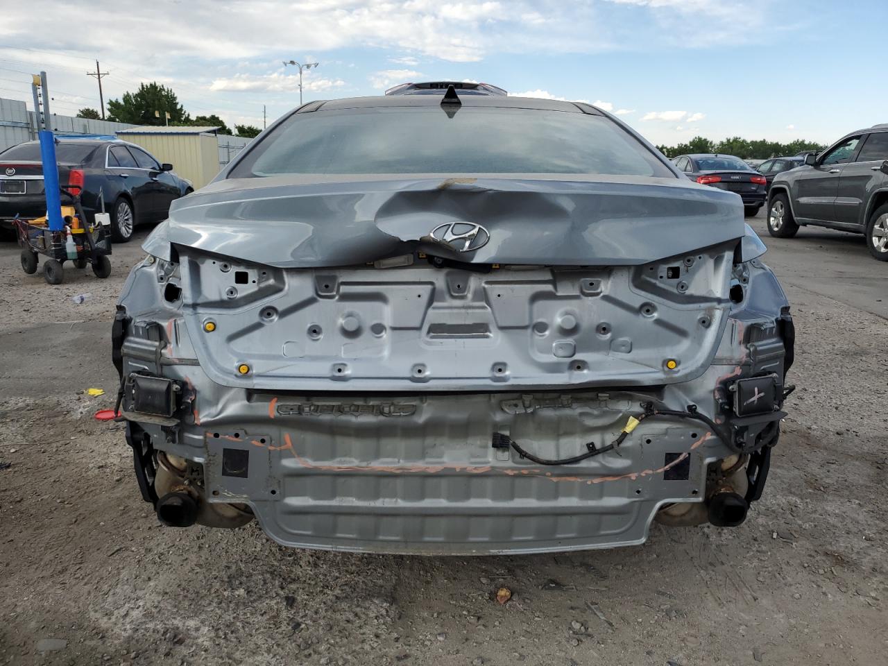 2015 Hyundai Genesis 3.8L VIN: KMHGN4JE5FU070429 Lot: 63595835