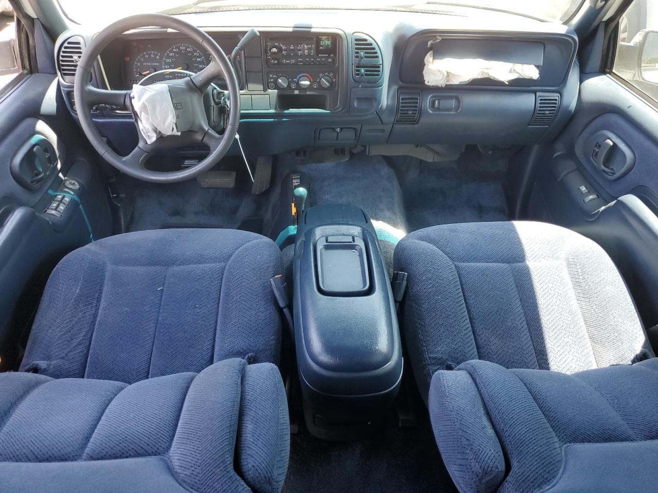 1999 Chevrolet Suburban K2500 VIN: 1GNGK26JXXJ384868 Lot: 63163395