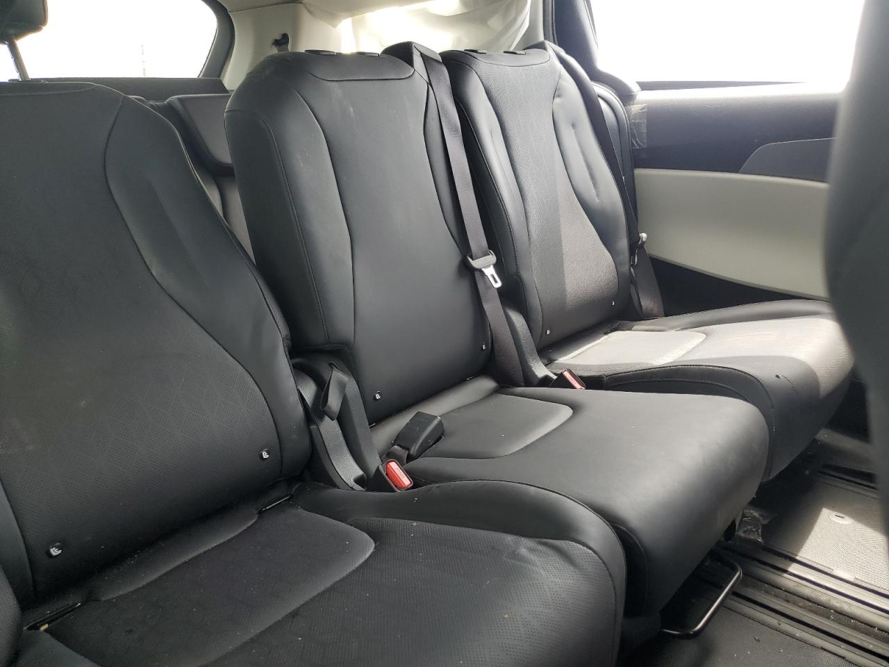 2024 Kia Carnival Lx VIN: KNDNB4H37R6393768 Lot: 63253555