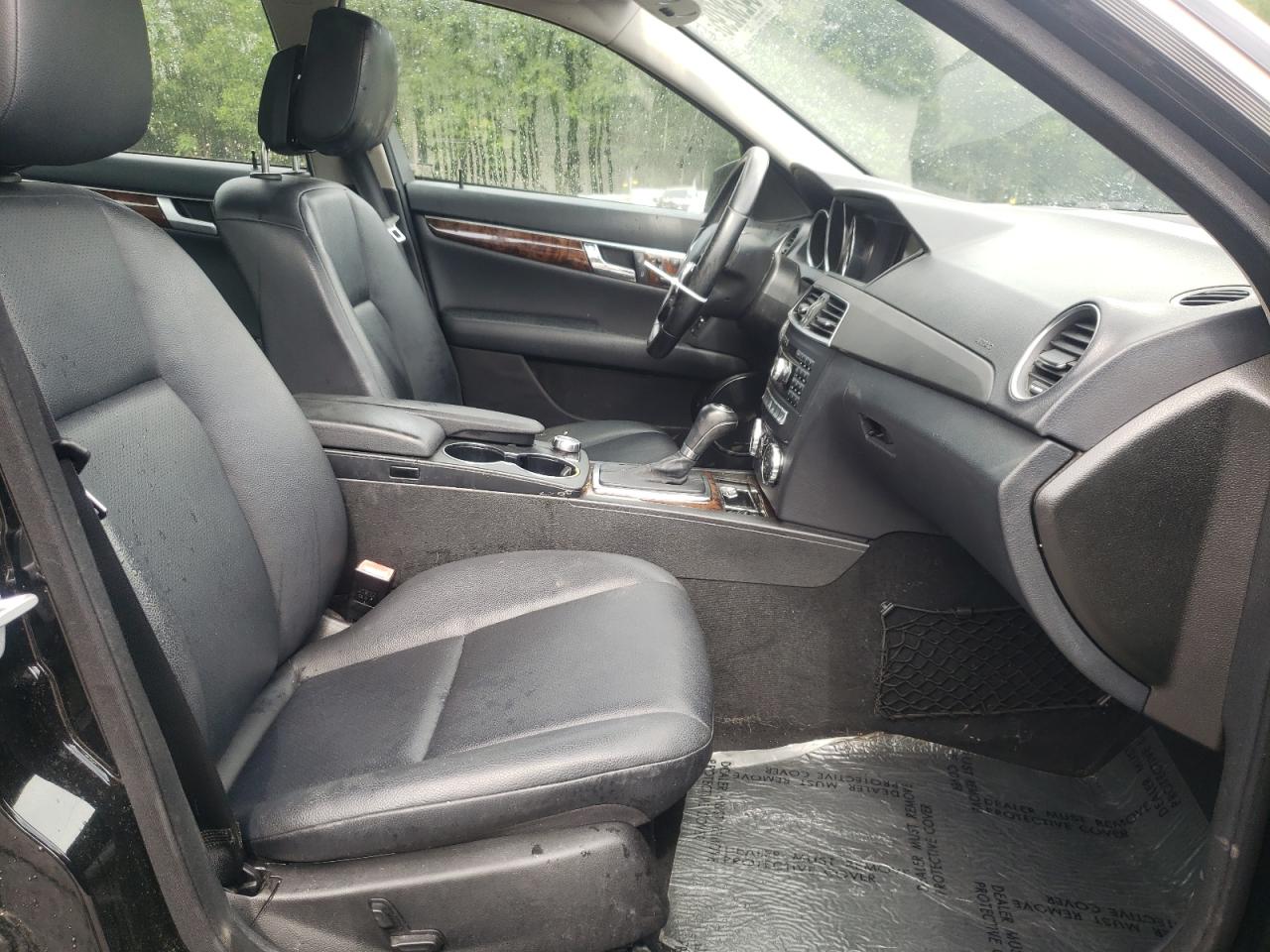 2013 Mercedes-Benz C 300 4Matic VIN: WDDGF8ABXDR256665 Lot: 64258295