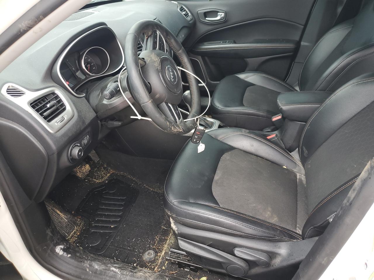 2018 Jeep Compass Latitude VIN: 3C4NJDBB5JT112371 Lot: 65045835