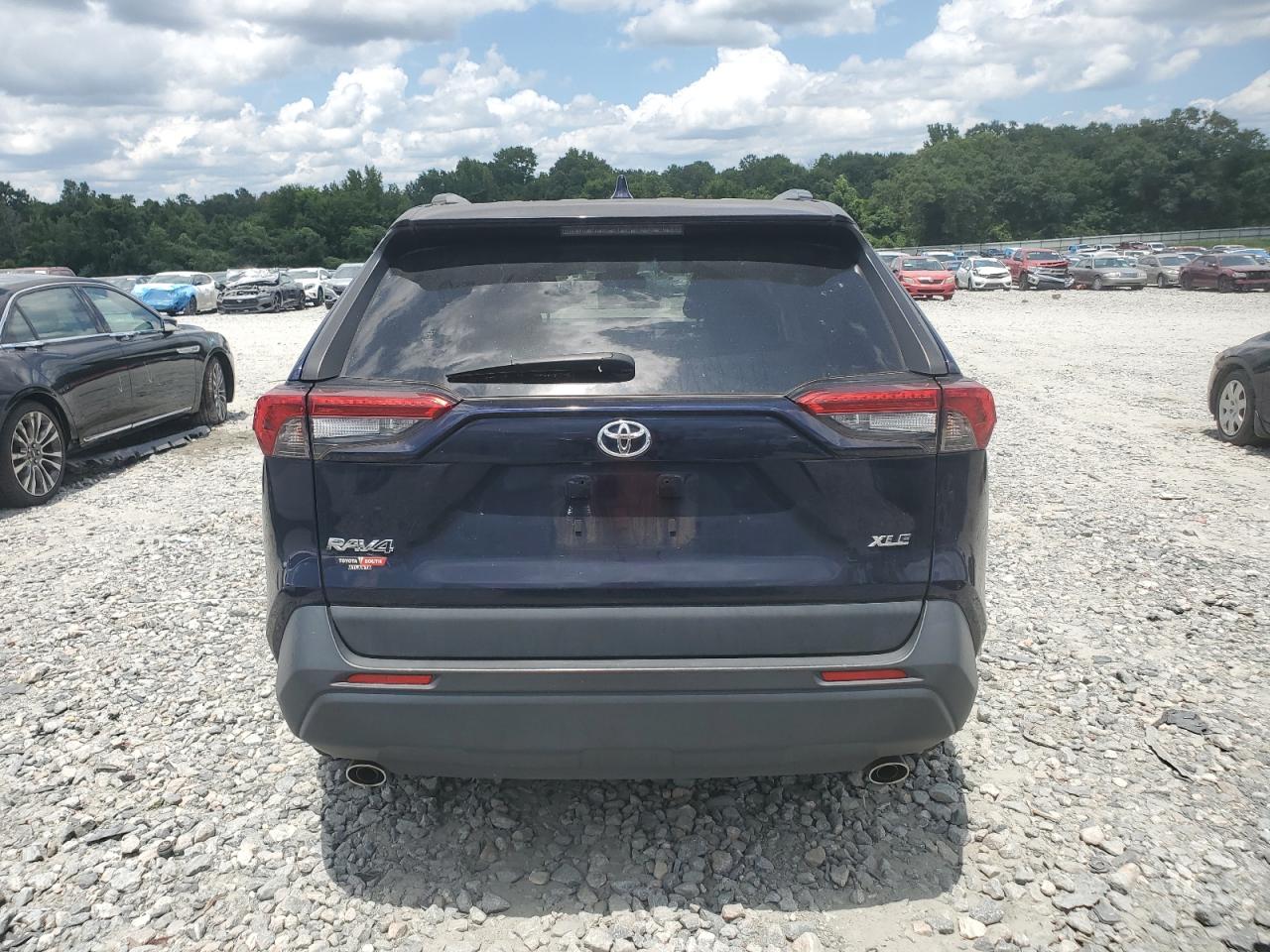 2021 Toyota Rav4 Xle VIN: JTMW1RFV5MD074270 Lot: 65121575