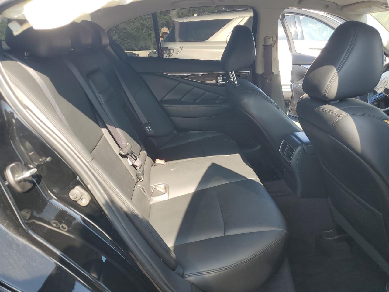 2018 Infiniti Q50 Luxe VIN: JN1EV7AR3JM439431 Lot: 64041295