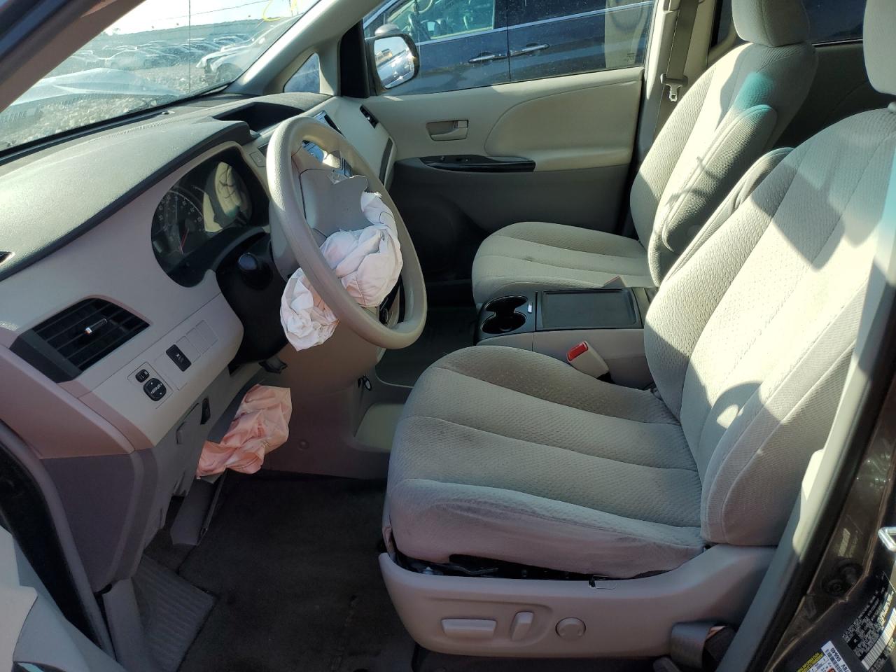 2014 Toyota Sienna Le VIN: 5TDKK3DC5ES523091 Lot: 65041995