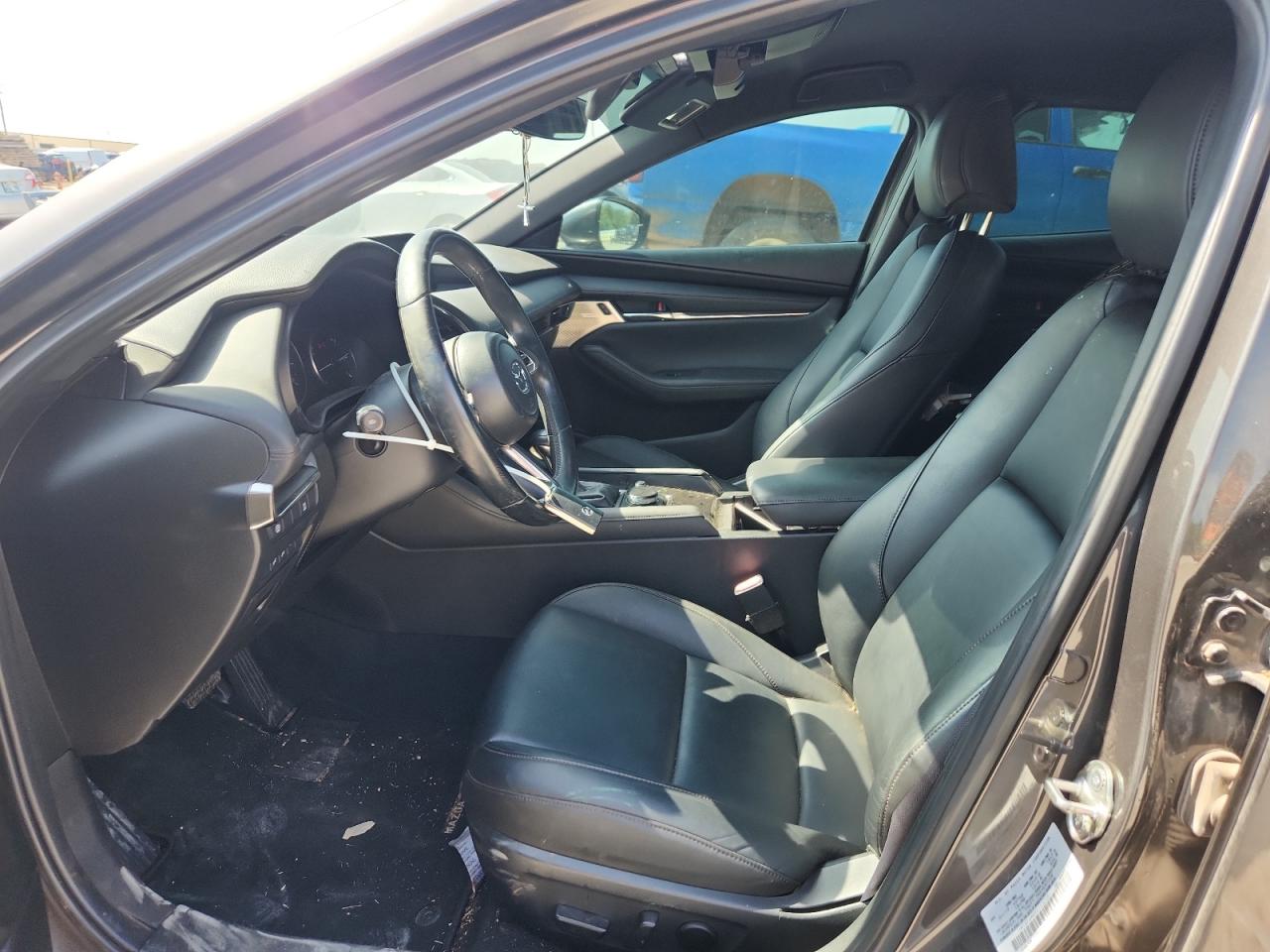 2019 Mazda 3 Preferred VIN: JM1BPAMM9K1132081 Lot: 64831375