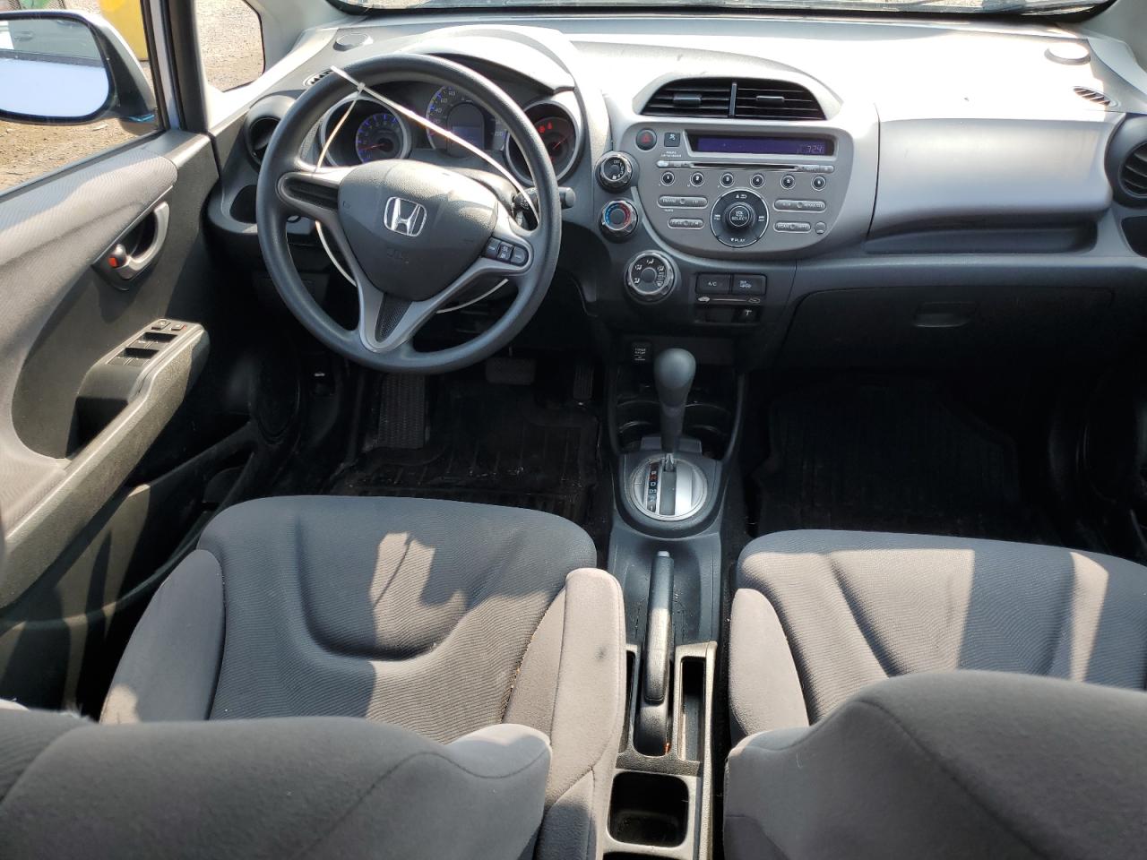 2009 Honda Fit Lx VIN: JHMGE88519S805617 Lot: 64778225