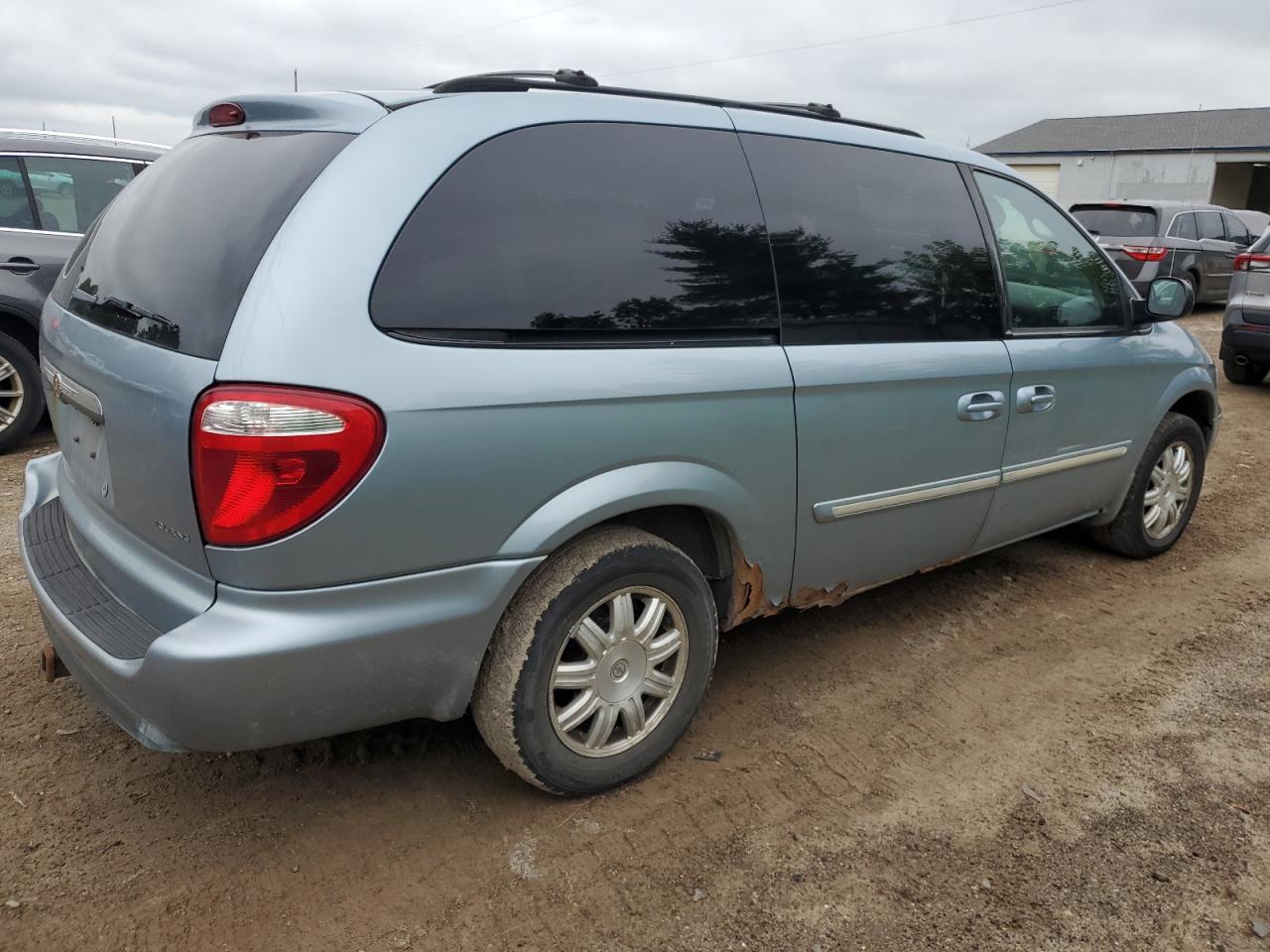 2006 Chrysler Town & Country Touring blue null gas 2A4GP54L56R893898 photo #4