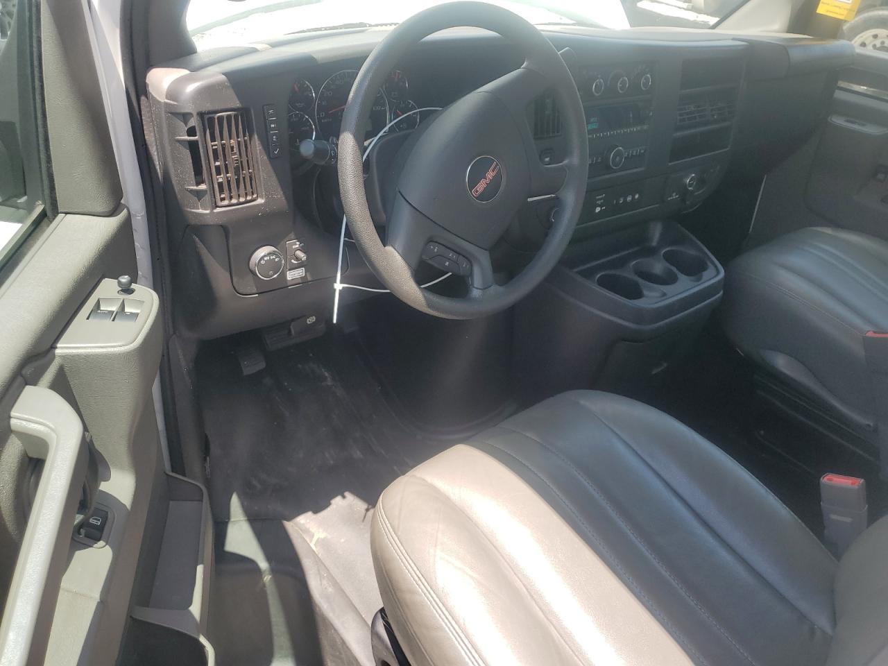 2022 GMC Savana Cutaway G3500 VIN: 7GZ37TC78NN009240 Lot: 65621845