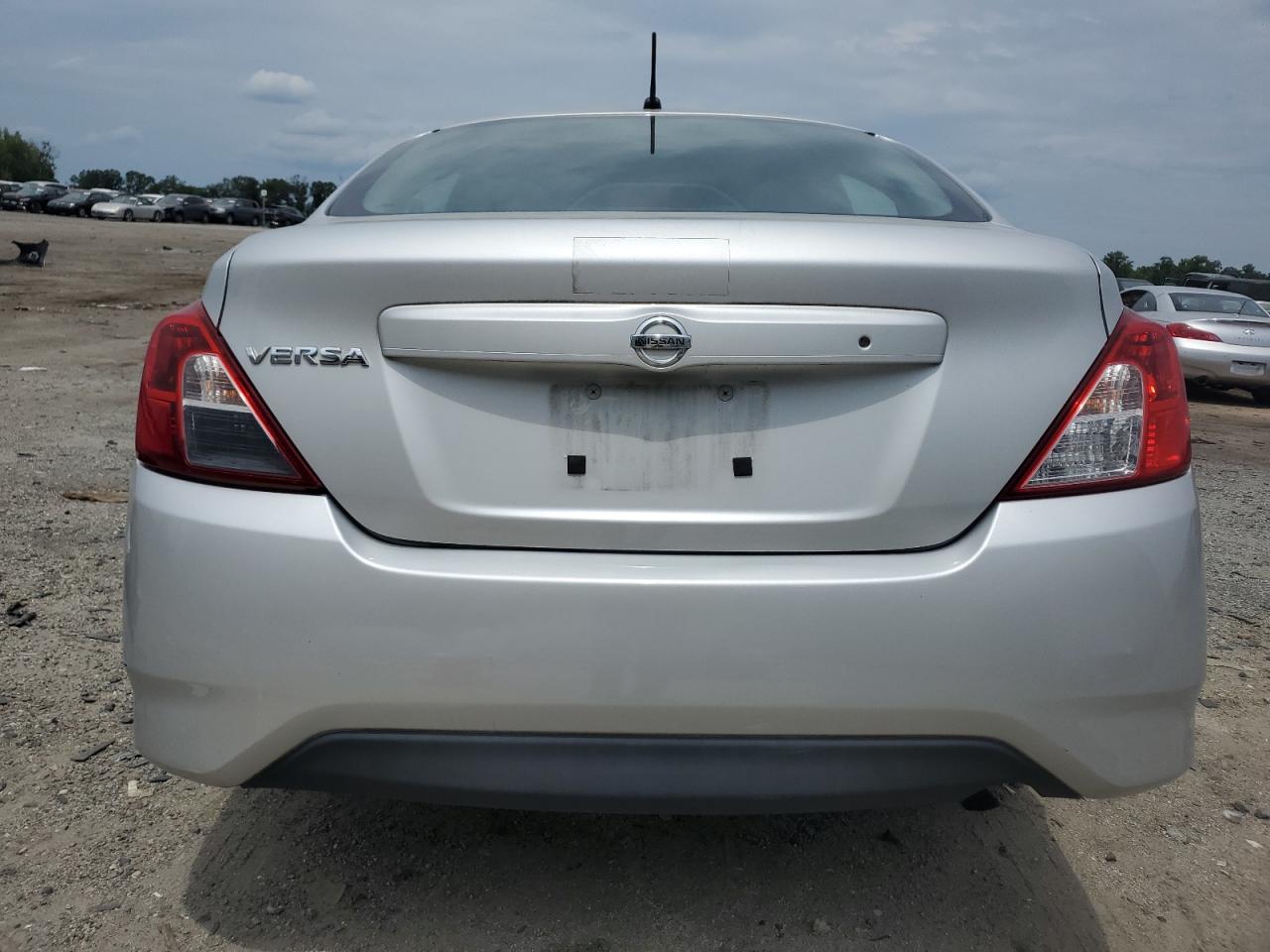 2016 Nissan Versa S VIN: 3N1CN7AP5GL828967 Lot: 65629095