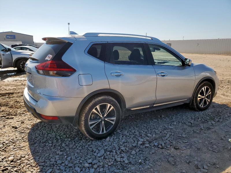  NISSAN ROGUE 2018 Серебристый