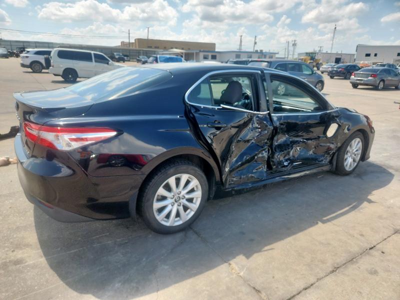  TOYOTA CAMRY 2018 Czarny