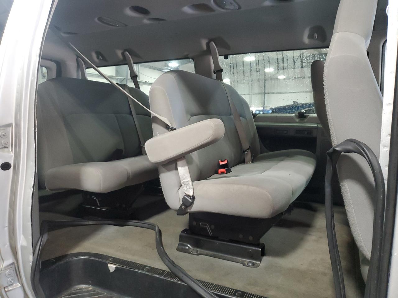 2010 Ford Econoline E350 Super Duty Wagon VIN: 1FBNE3BL1ADA73229 Lot: 64983575