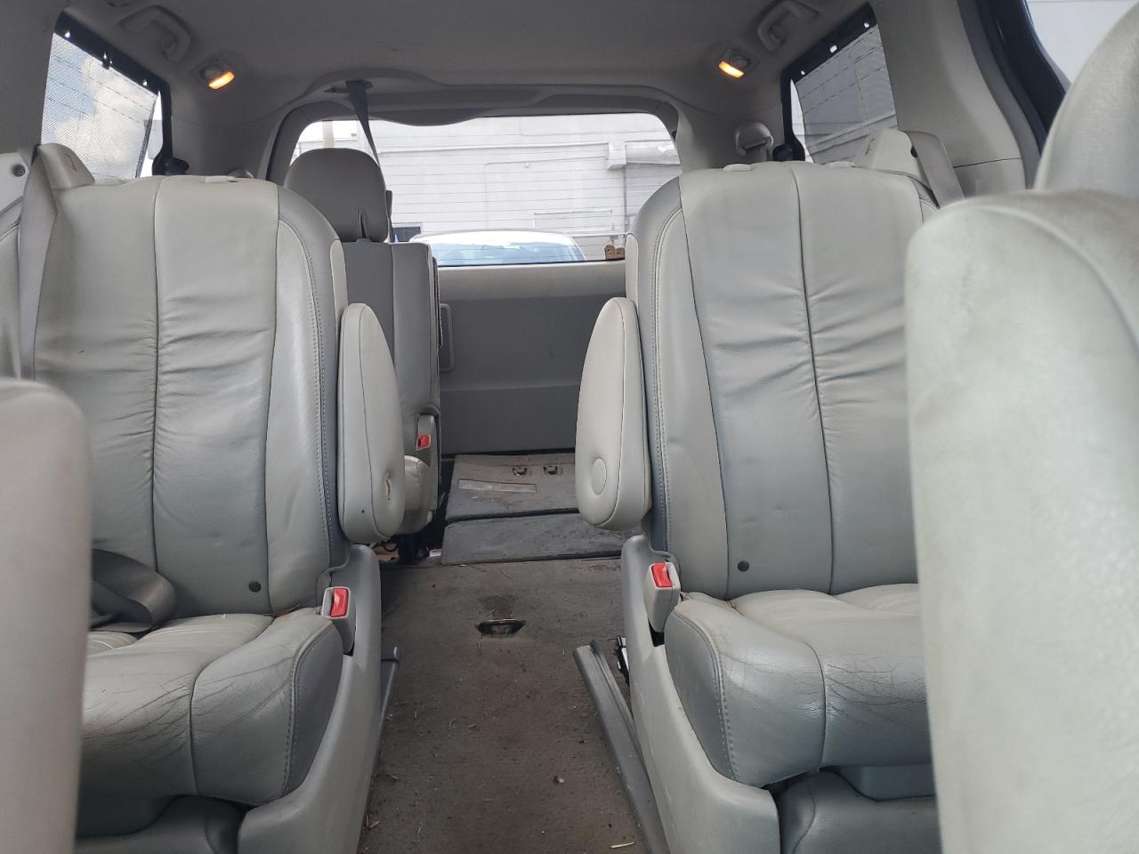 2011 Toyota Sienna Xle VIN: 5TDYK3DC0BS084162 Lot: 64478775
