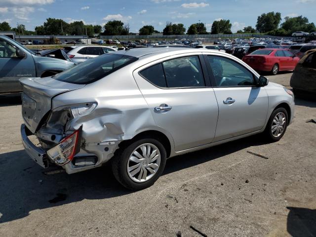  NISSAN VERSA 2019 Серебристый