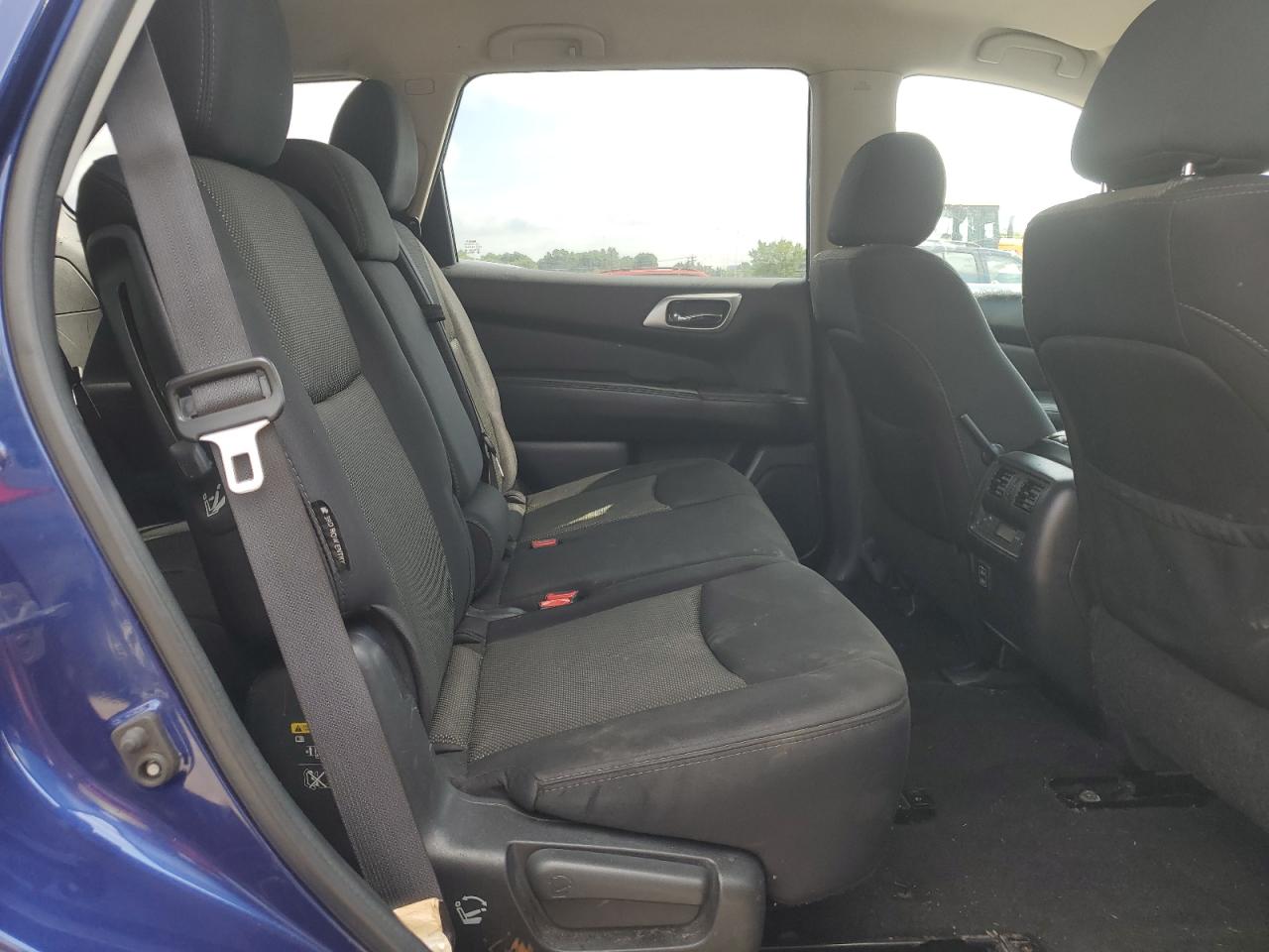 2018 Nissan Pathfinder S VIN: 5N1DR2MN3JC627019 Lot: 64655275