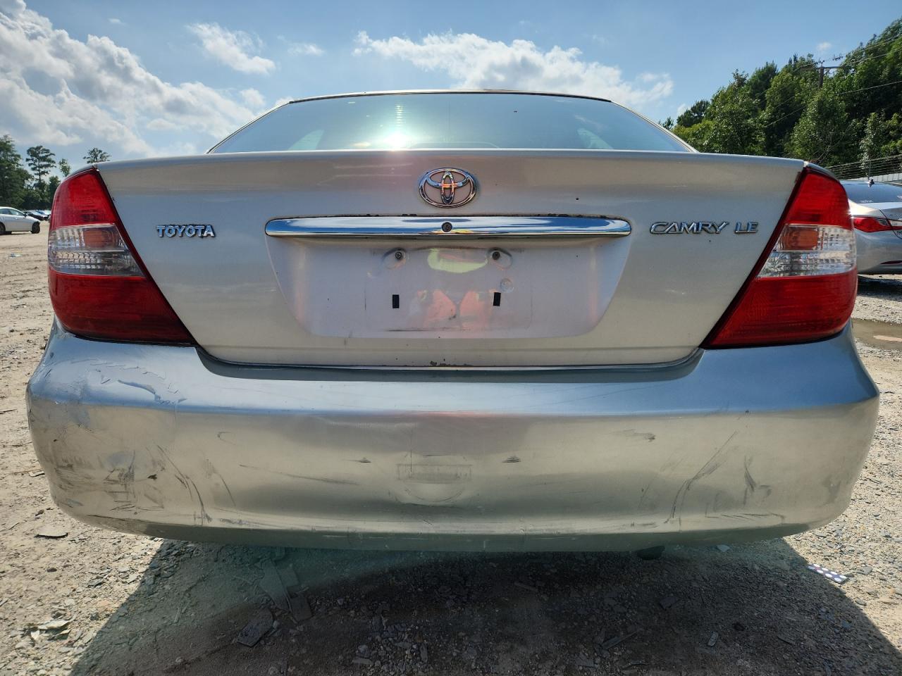 2004 Toyota Camry Le VIN: 4T1BE32K14U261156 Lot: 63976285