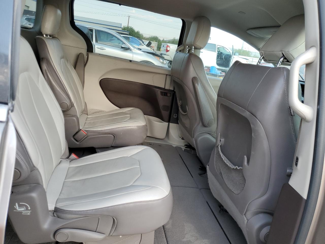 2017 Chrysler Pacifica Touring L VIN: 2C4RC1BG7HR720427 Lot: 65088345
